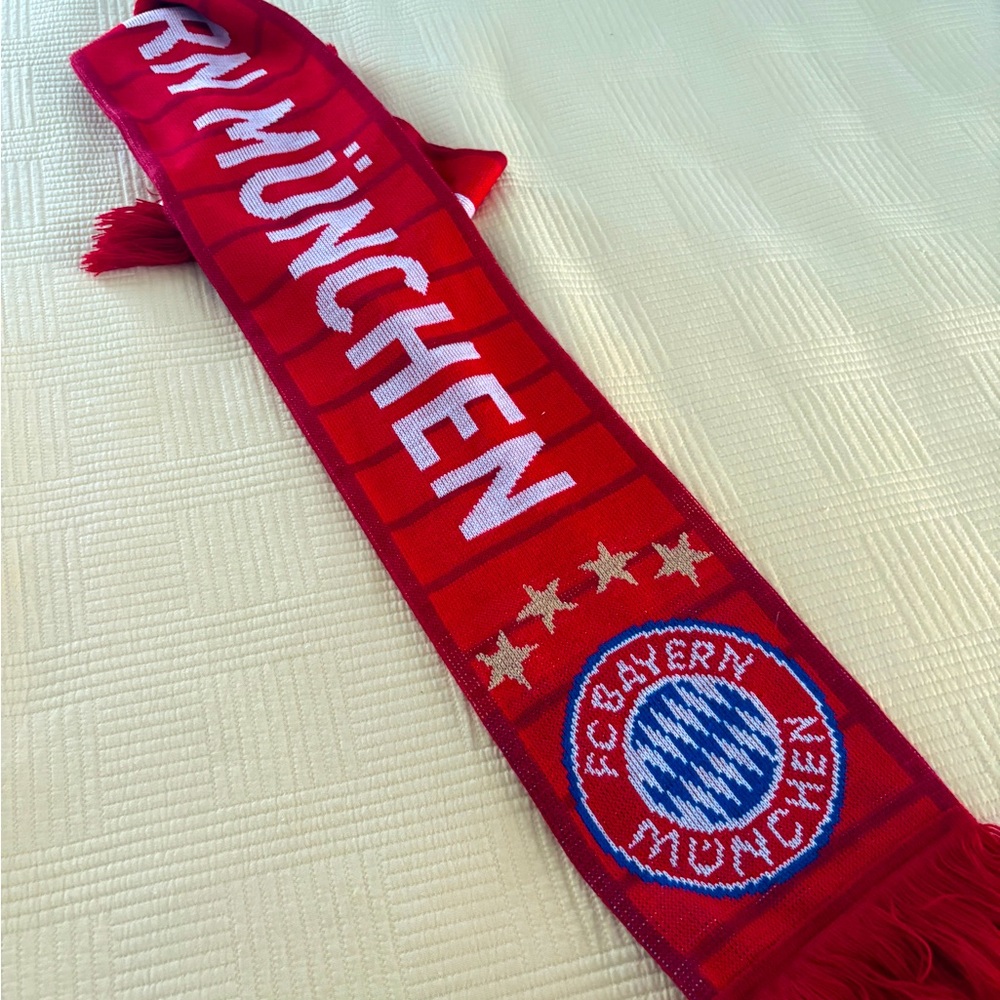 Bayern-Munich FC scarf. EUC